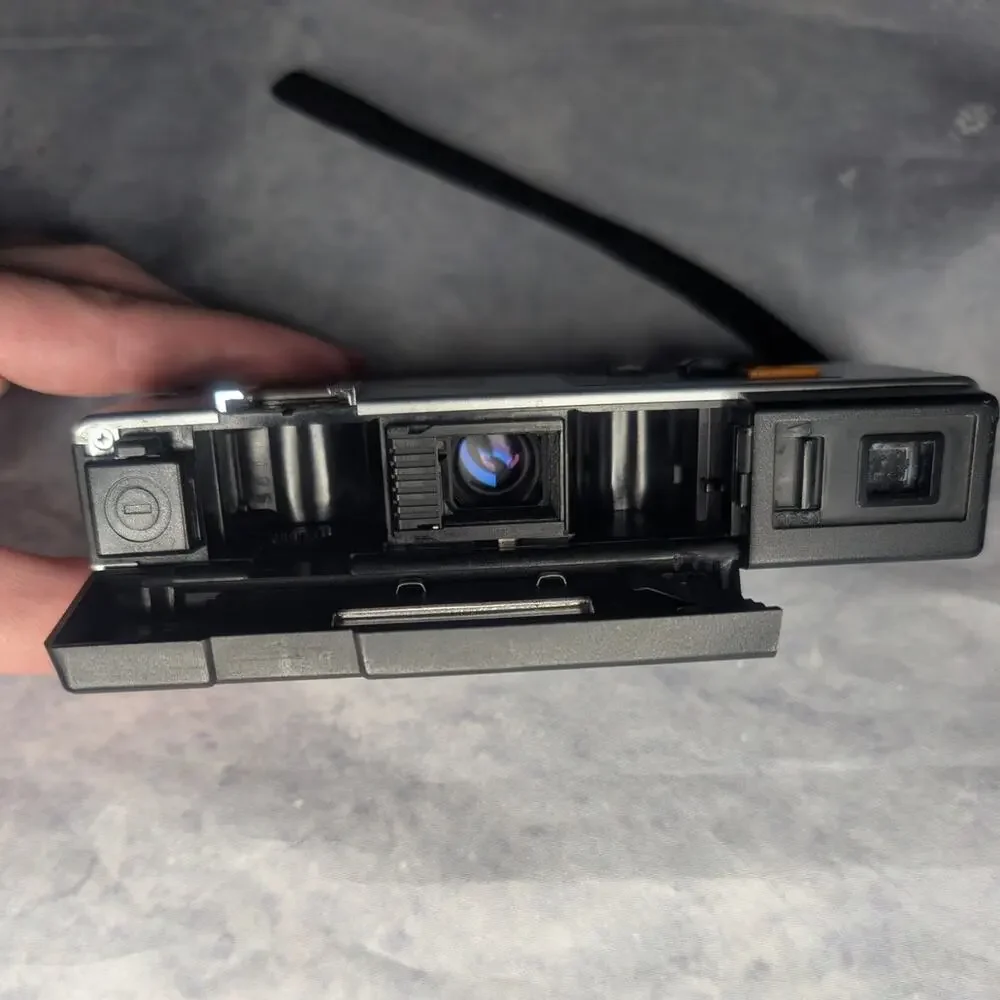 Vintage 1970's Canon 110ED 20 Compact Film Point & Shoot Camera w/ Original Case